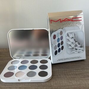 MAC Snowbody’s Business Eye Shadow Palette
